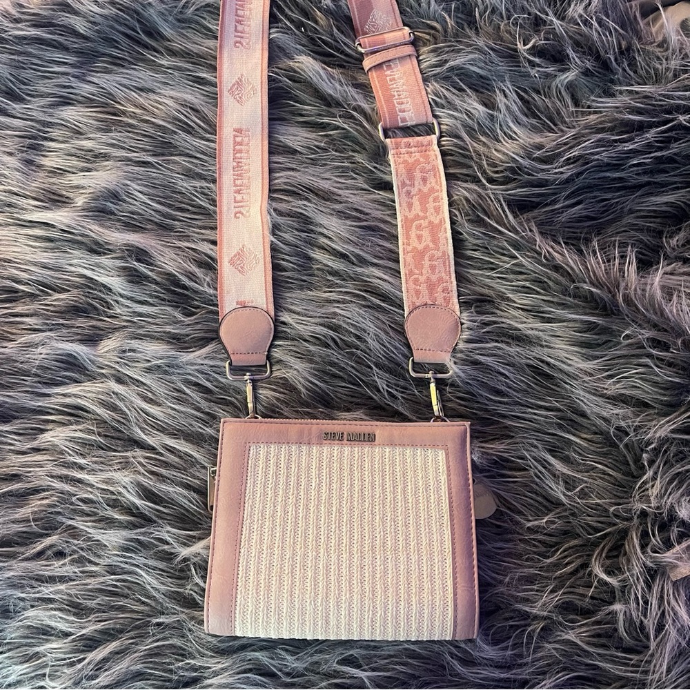 Steve Madden Pink and Cream Purse 🩷